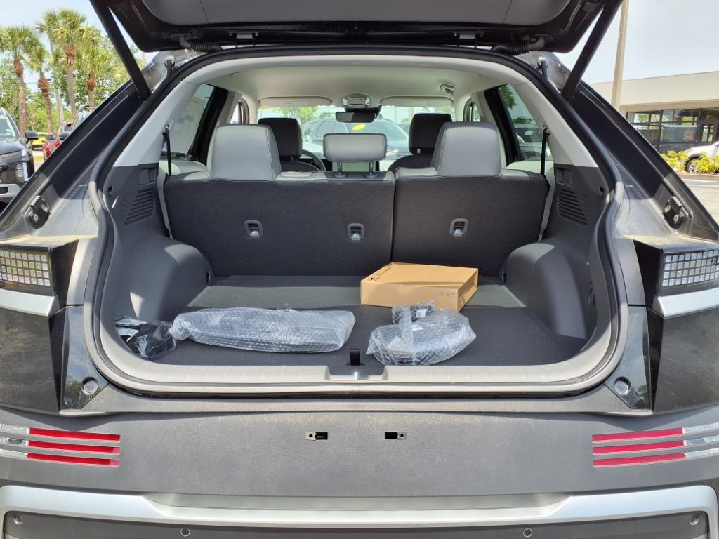 Vehicle image 31 of 38