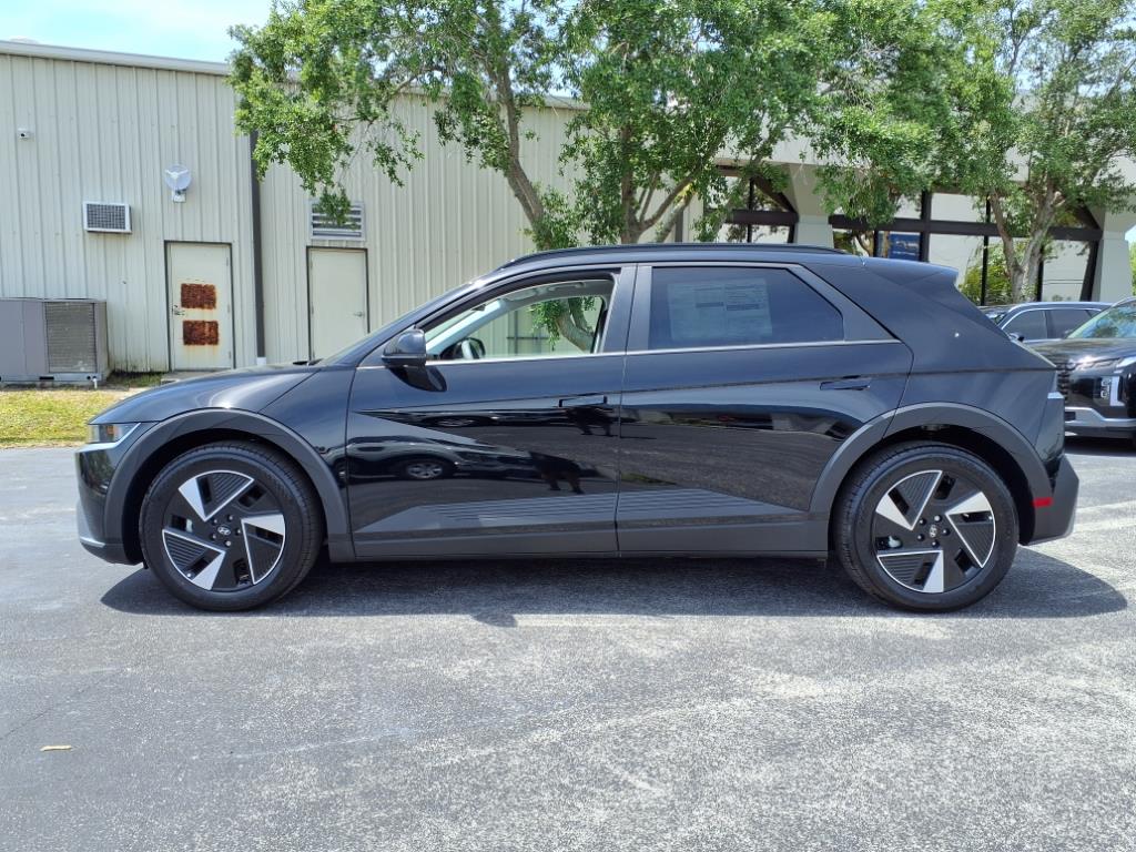 Vehicle image 8 of 38