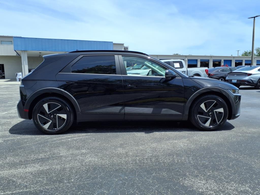 Vehicle image 4 of 38