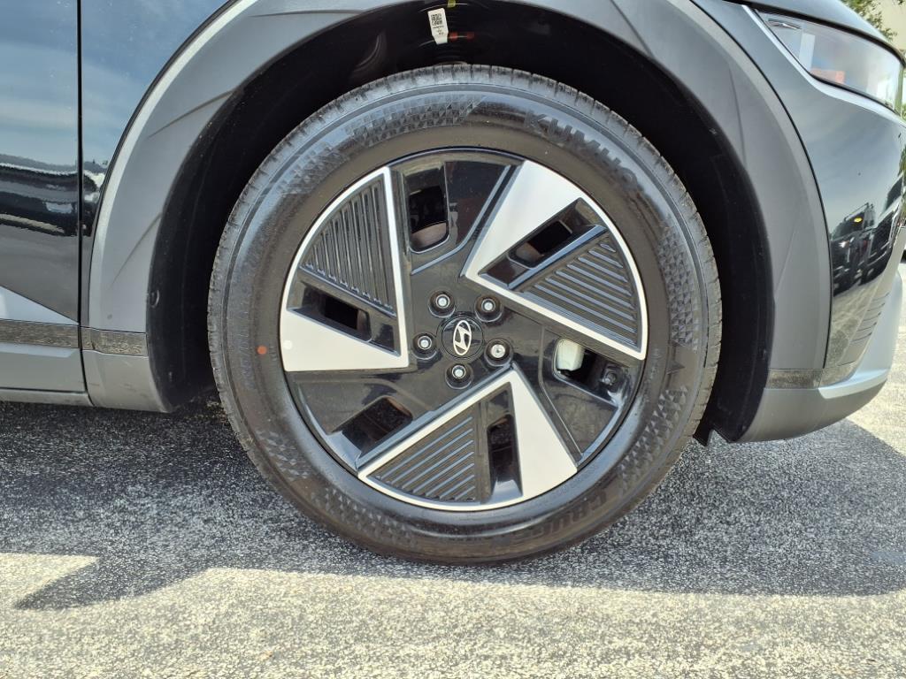 Vehicle image 37 of 38