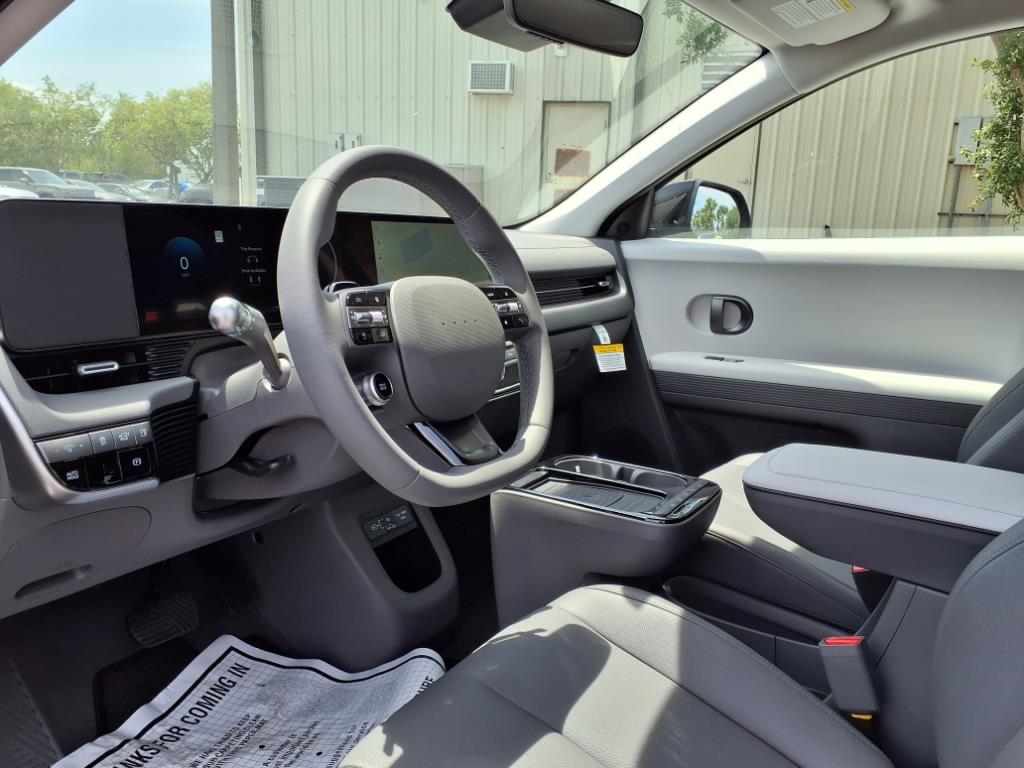 Vehicle image 12 of 38