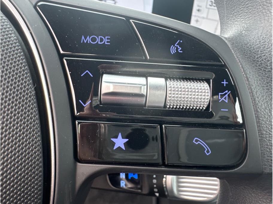 2025 Hyundai IONIQ 6 SE Standard Range Image 19 of 20