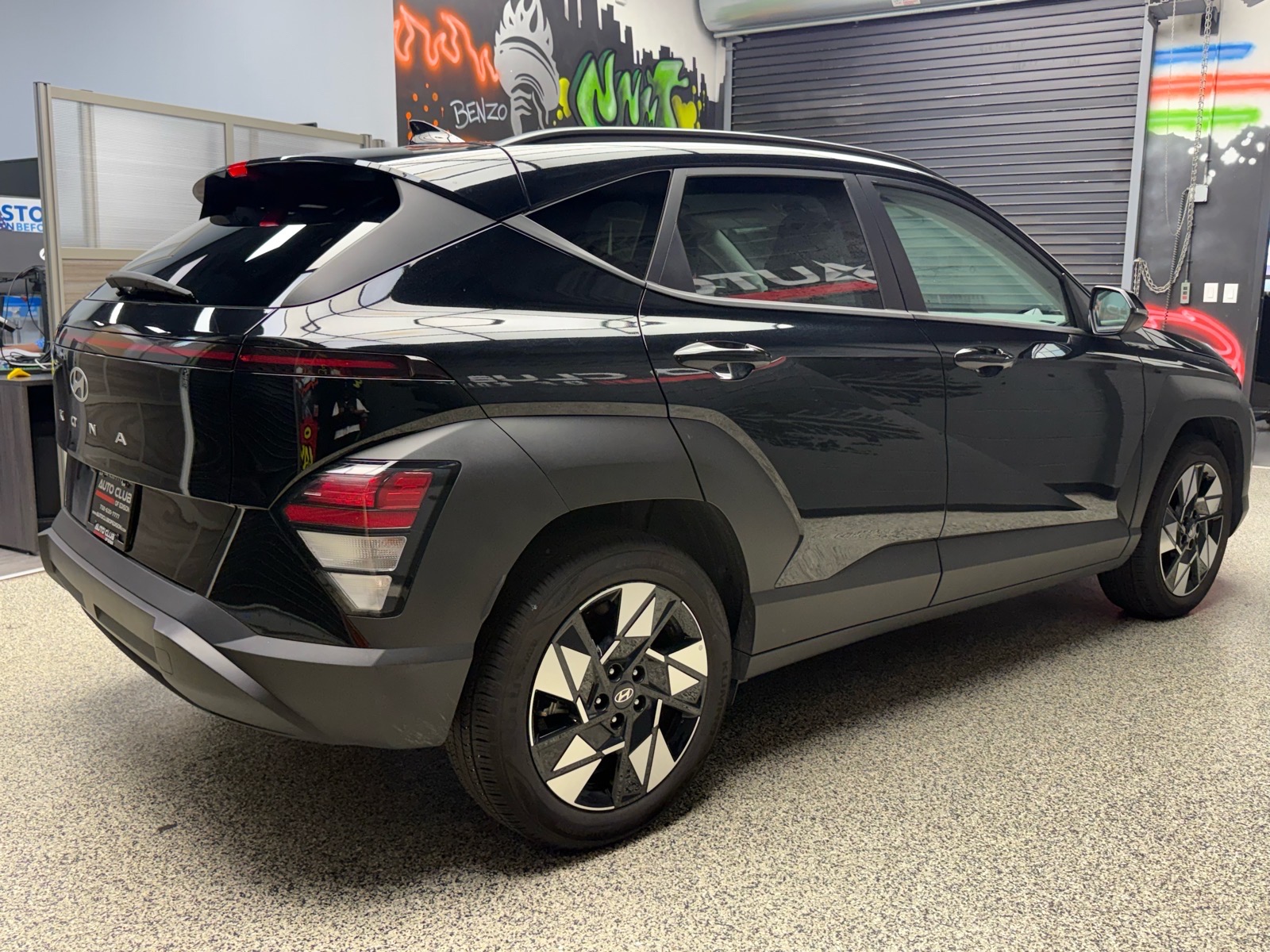2025 Hyundai Kona SEL Image 3 of 23