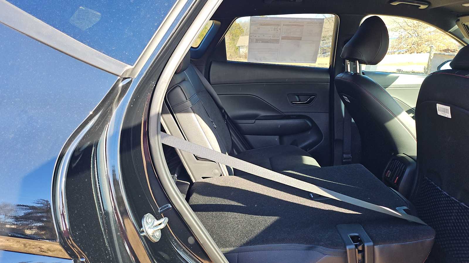 Vehicle image 19 of 31