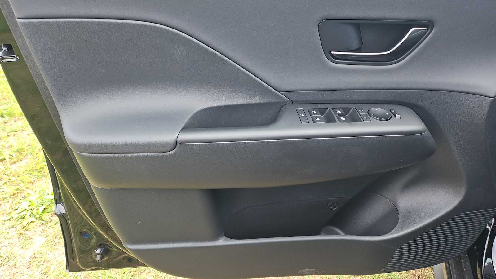 Vehicle image 14 of 31