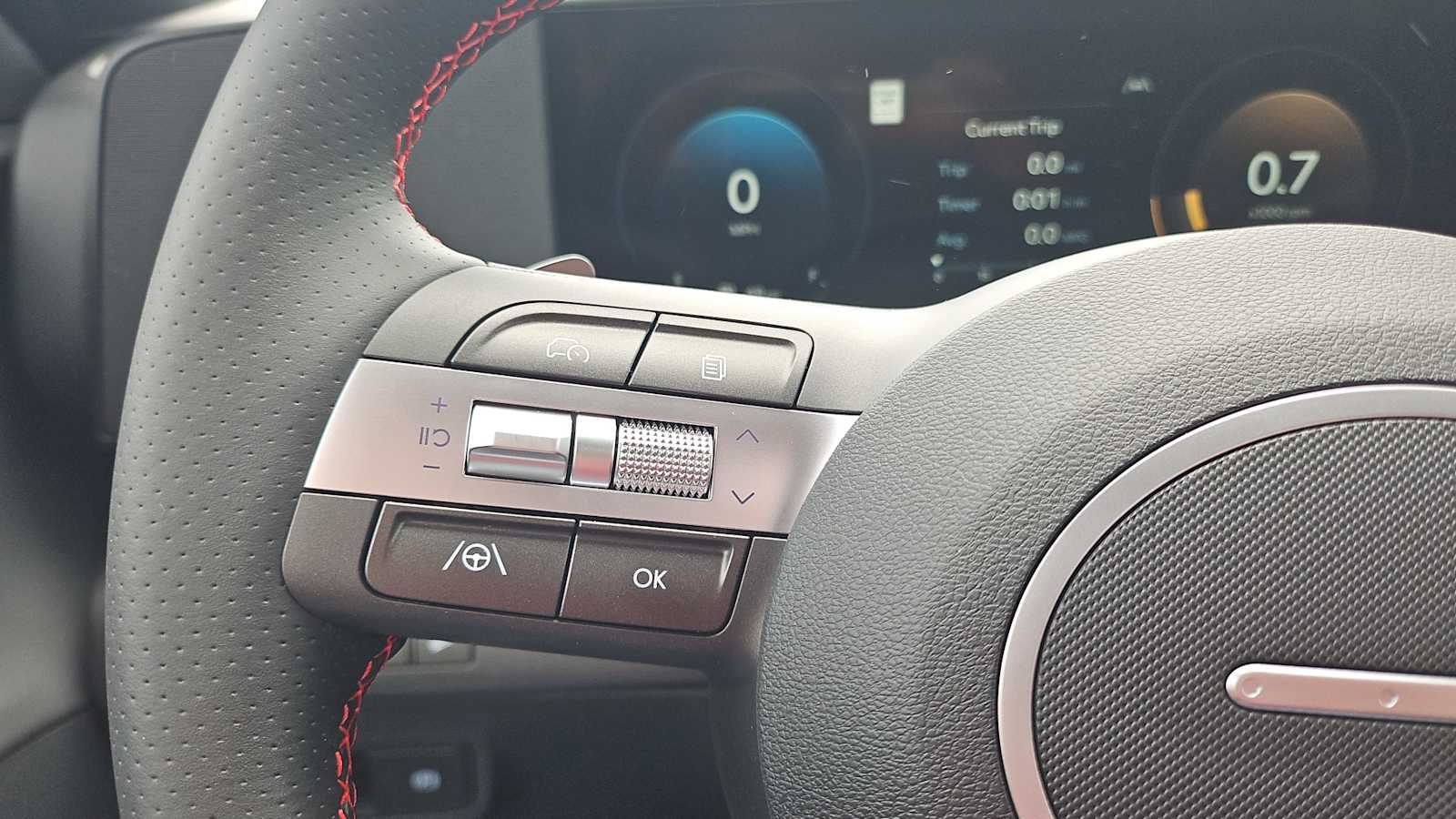 Vehicle image 23 of 31