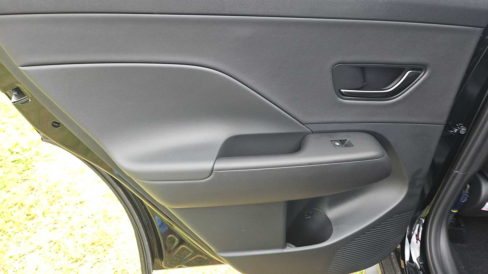 Vehicle image 16 of 31
