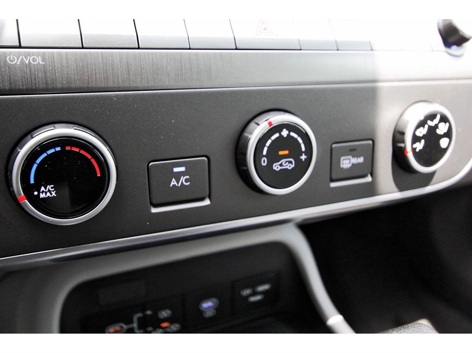 Vehicle image 16 of 19