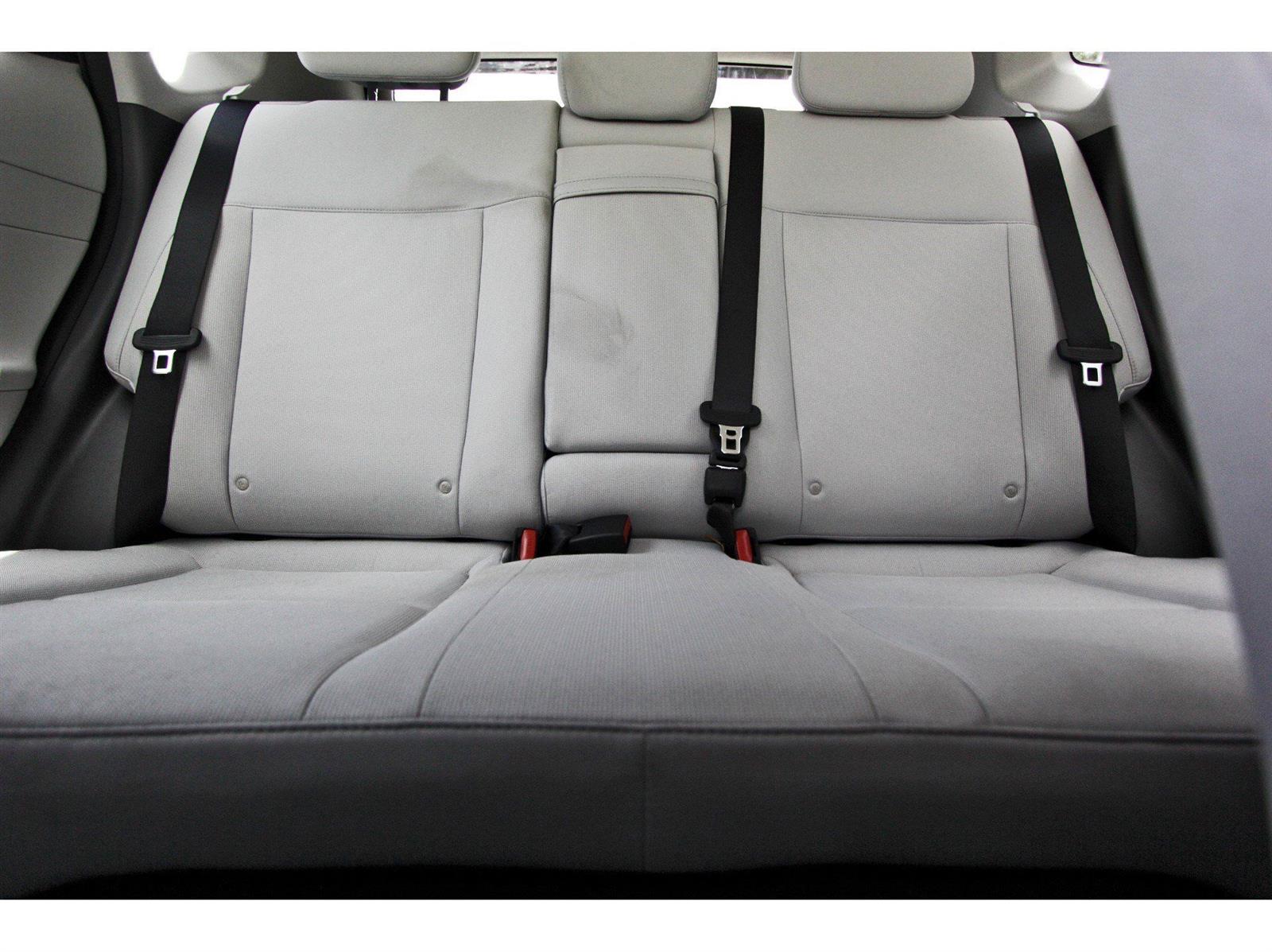 Vehicle image 17 of 19