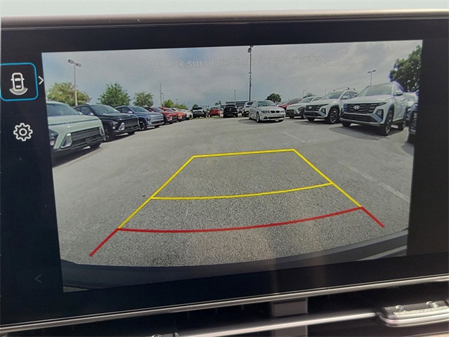 Vehicle image 17 of 30