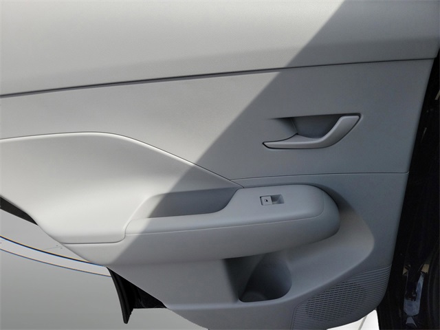 Vehicle image 20 of 30