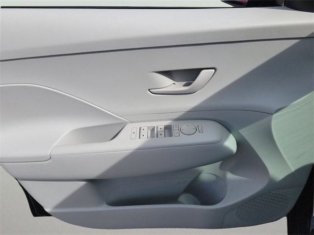 Vehicle image 19 of 30