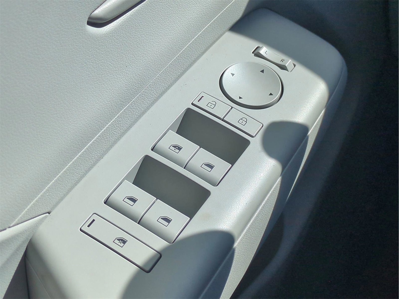 2025 Hyundai Kona SEL Image 29 of 38