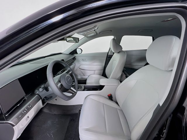 Vehicle image 13 of 24