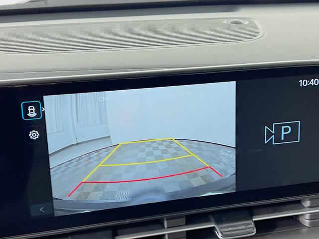Vehicle image 14 of 24