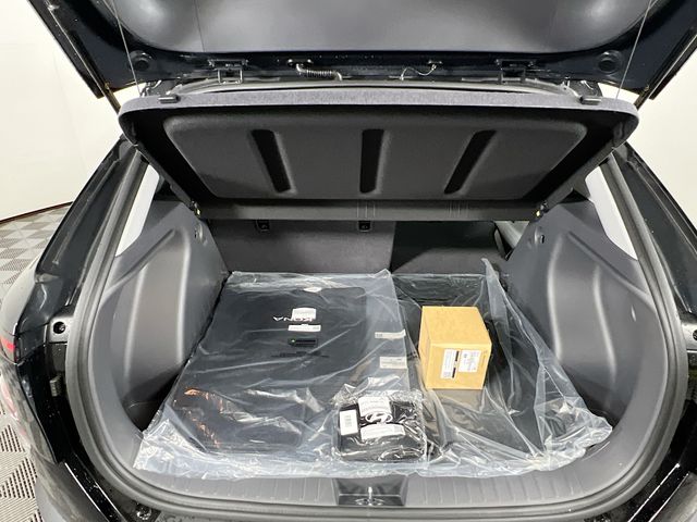 Vehicle image 9 of 24