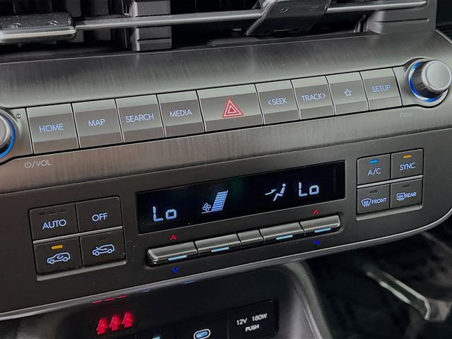 Vehicle image 15 of 26