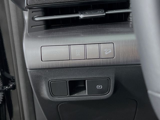 Vehicle image 9 of 26