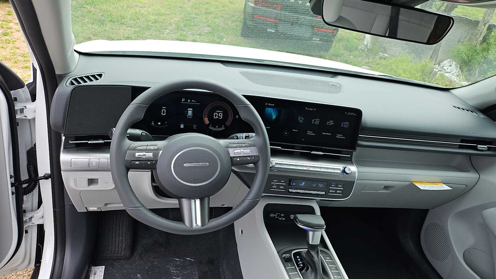 Vehicle image 16 of 28
