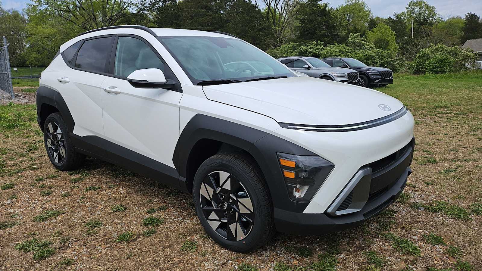 Vehicle image 4 of 28
