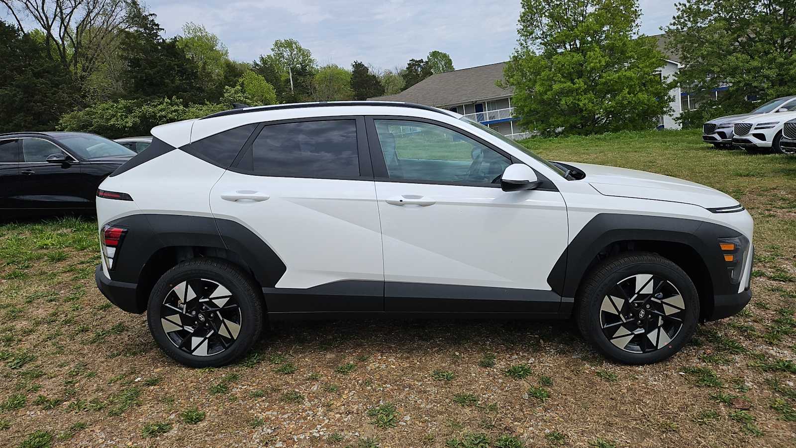 Vehicle image 5 of 28