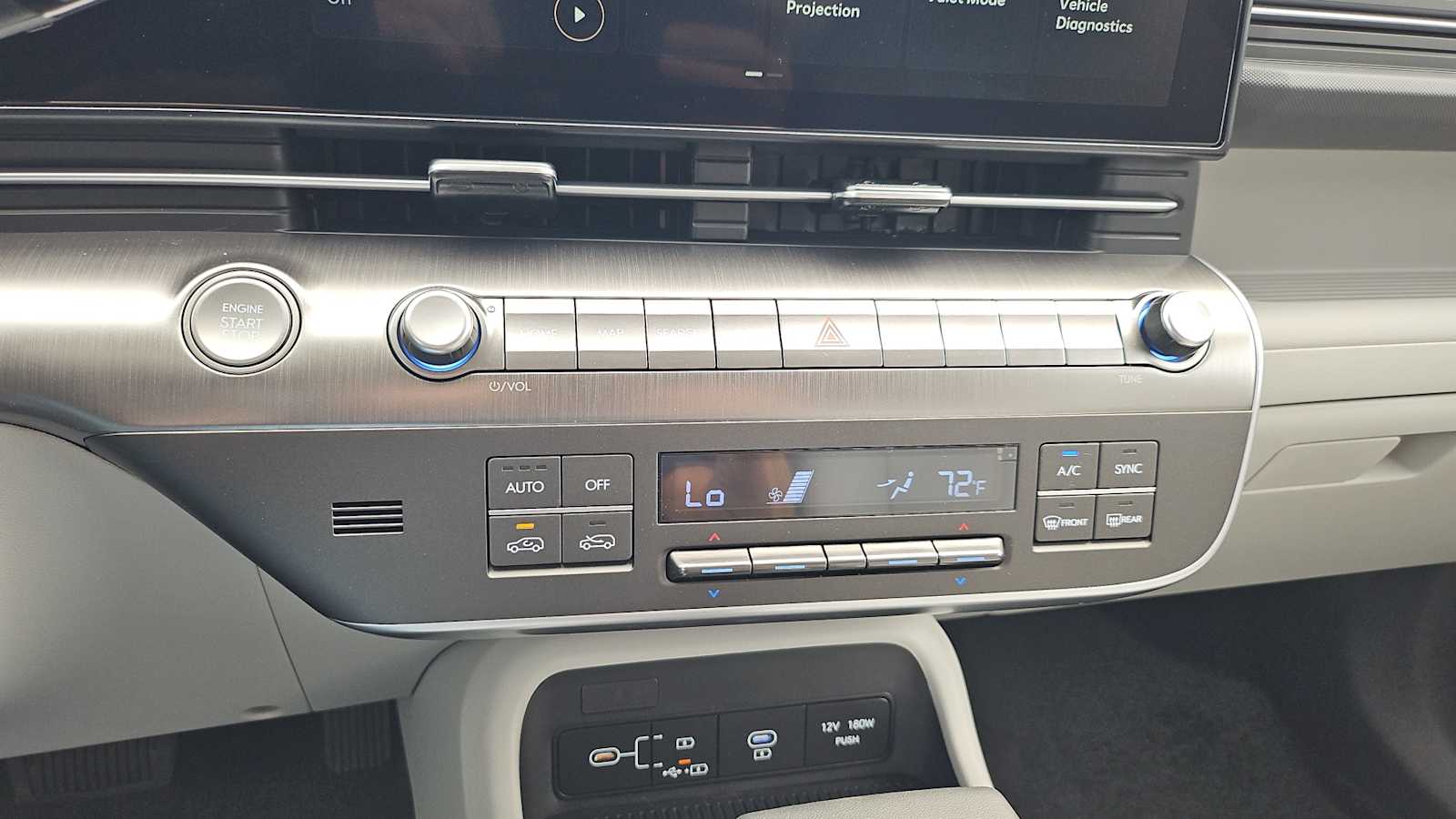Vehicle image 26 of 28