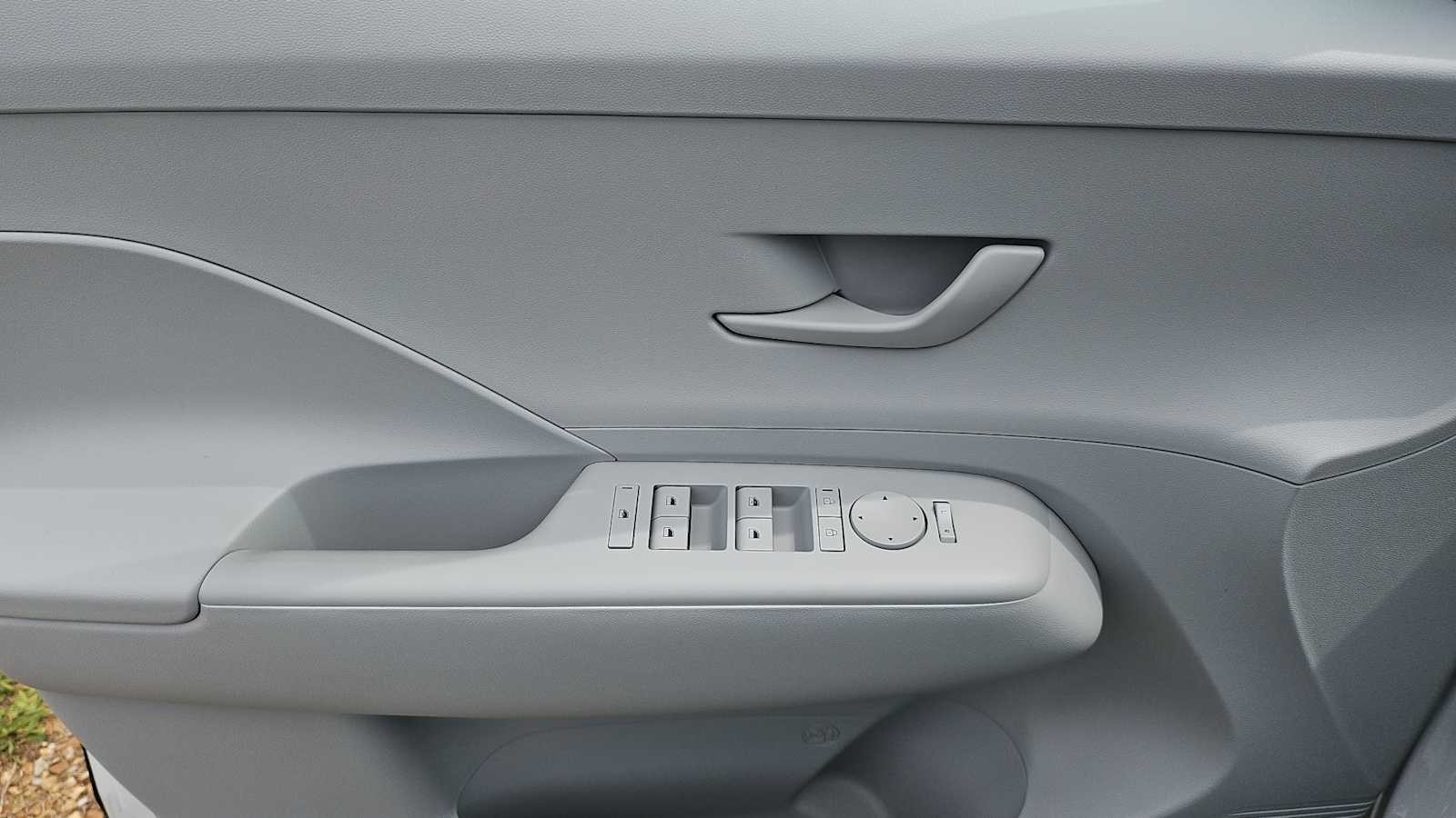 Vehicle image 11 of 28