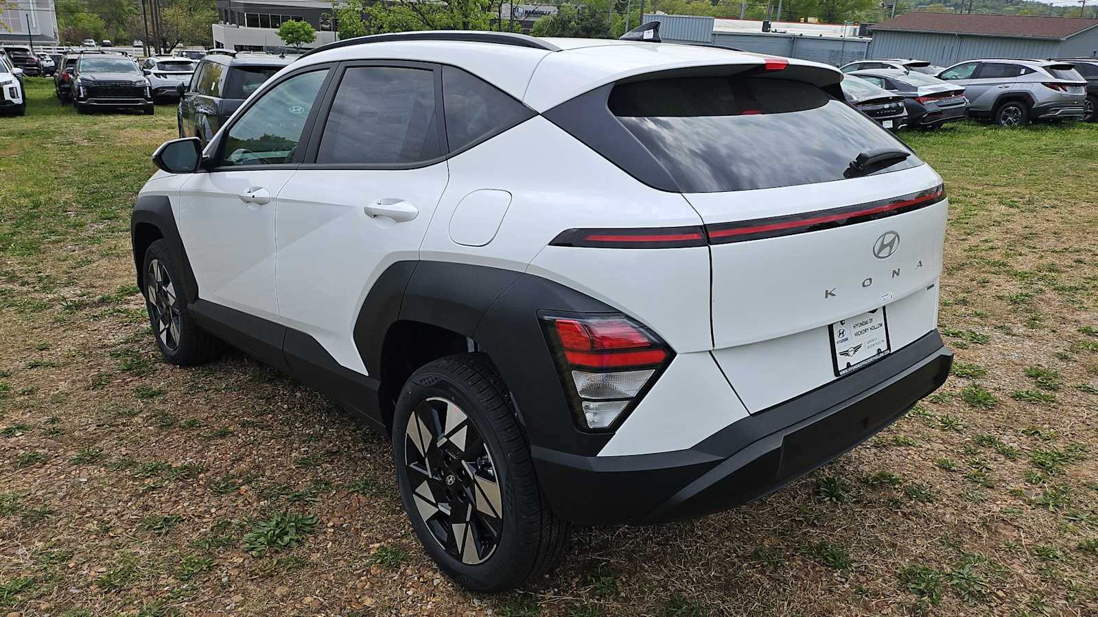 Vehicle image 8 of 28