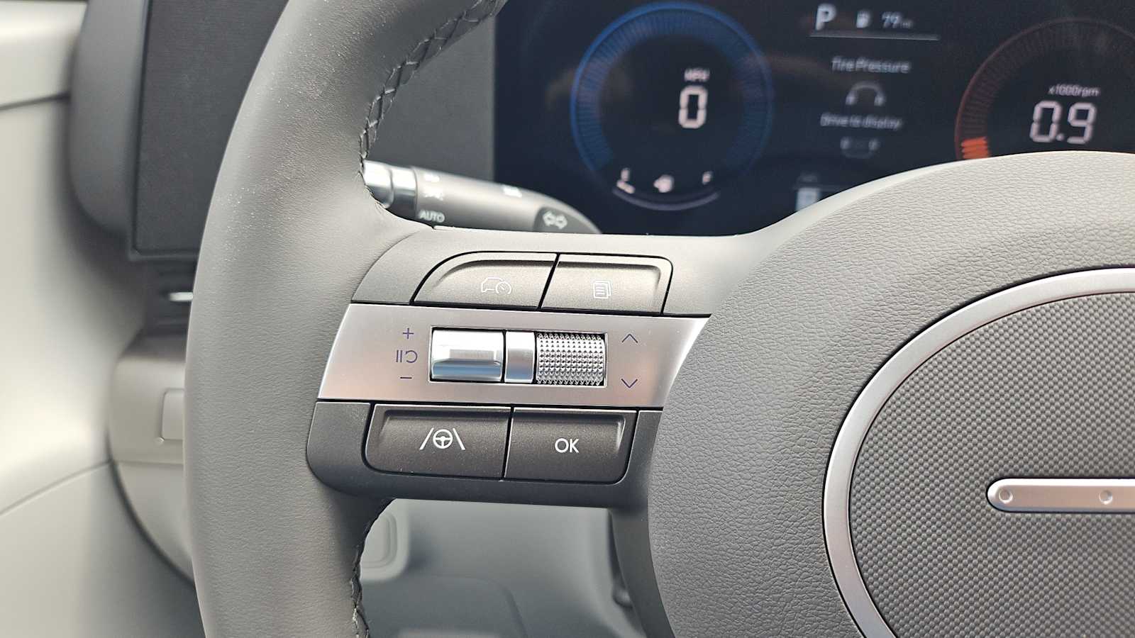 Vehicle image 23 of 28