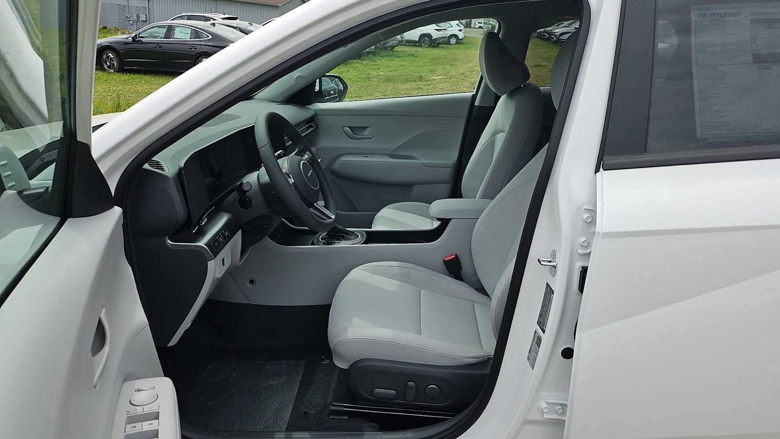 Vehicle image 12 of 28