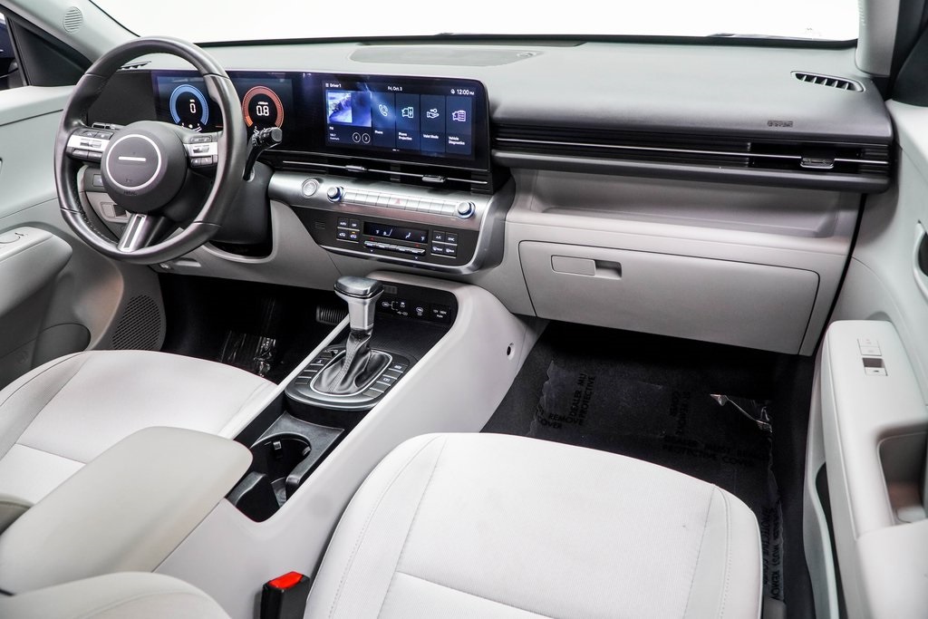 2025 Hyundai Kona SEL Image 15 of 40