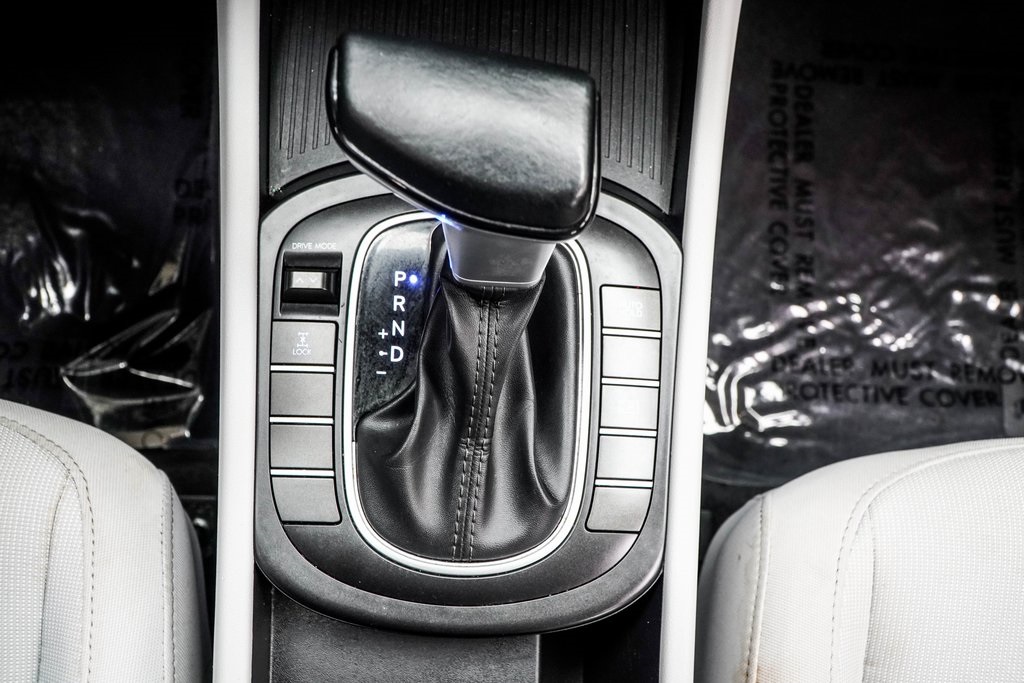 2025 Hyundai Kona SEL Image 24 of 40