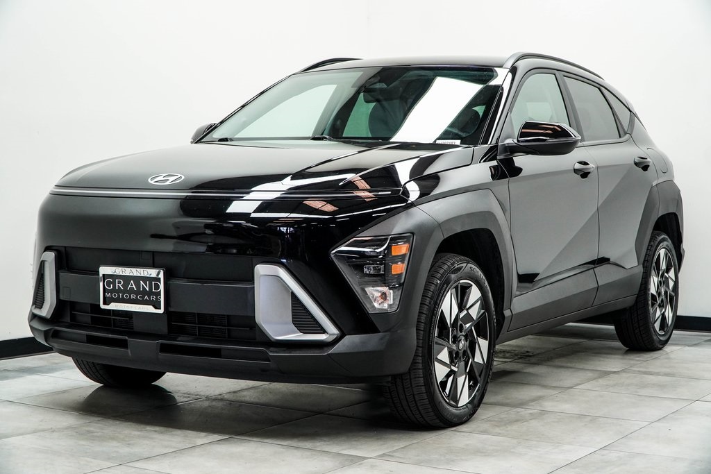 2025 Hyundai Kona SEL Image 1 of 40