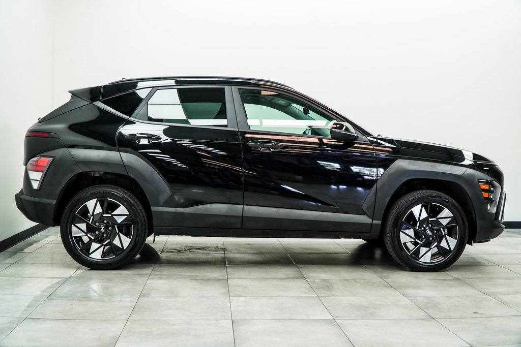 2025 Hyundai Kona SEL Image 5 of 40