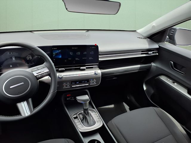 2025 Hyundai Kona SEL Image 7 of 18