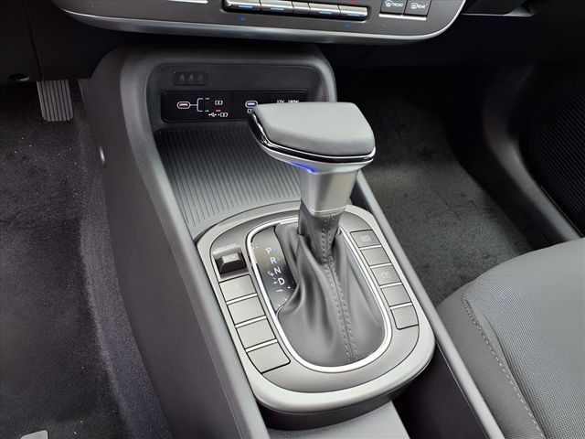 2025 Hyundai Kona SEL Image 13 of 18