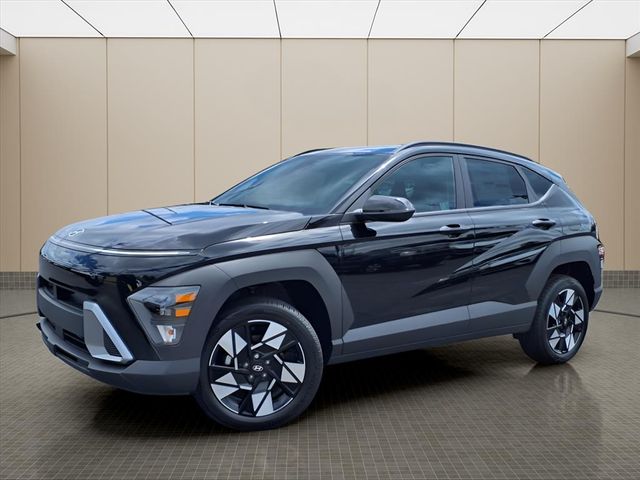 2025 Hyundai Kona SEL Image 2 of 18