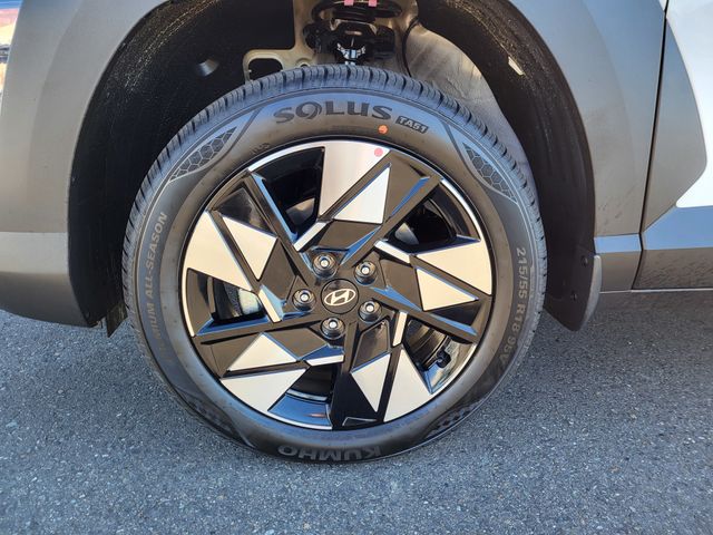 Vehicle image 10 of 22