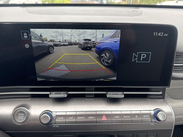 Vehicle image 16 of 22