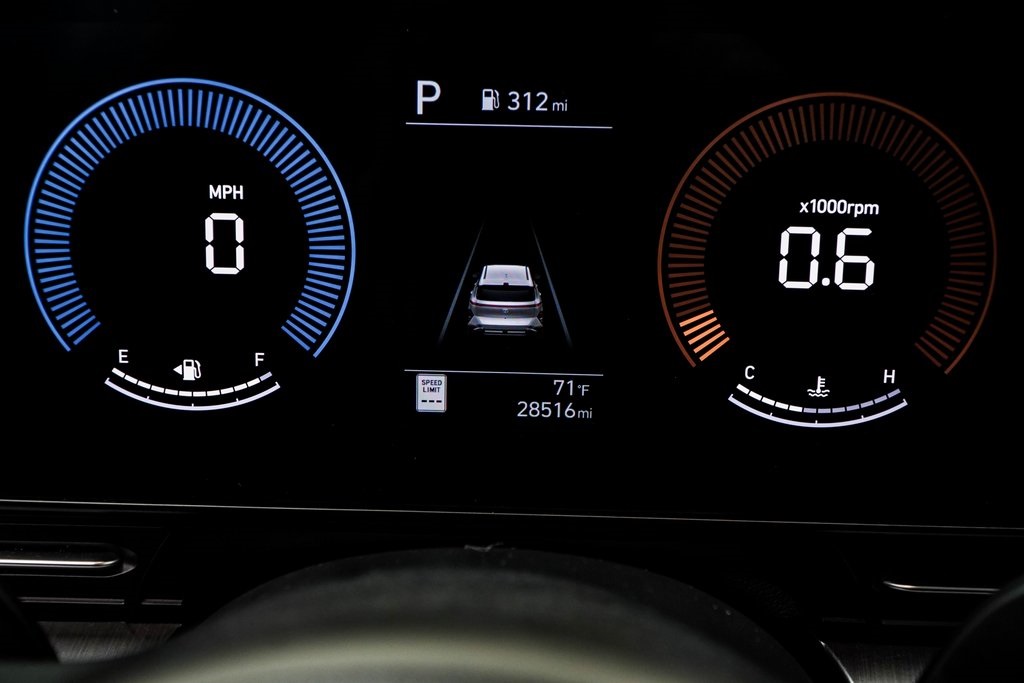 2025 Hyundai Kona SEL Image 21 of 45