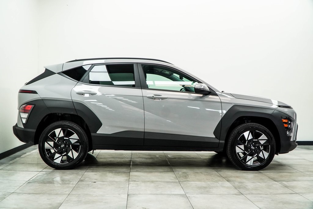 2025 Hyundai Kona SEL Image 4 of 45