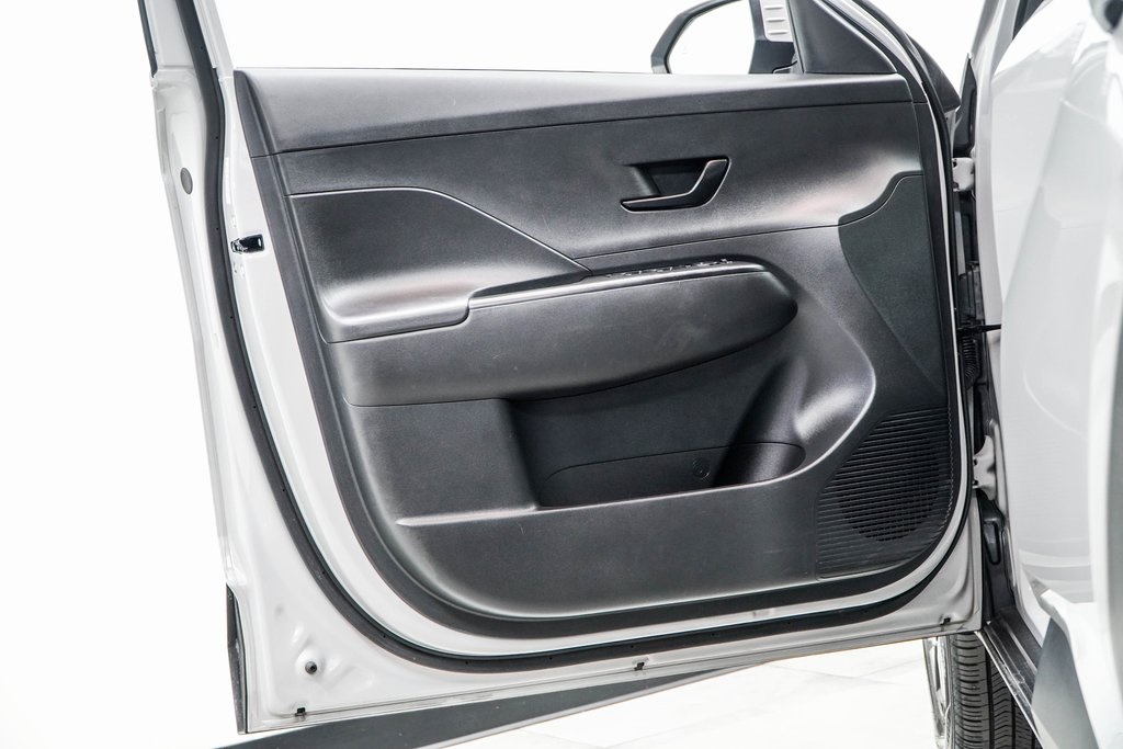 2025 Hyundai Kona SEL Image 29 of 45