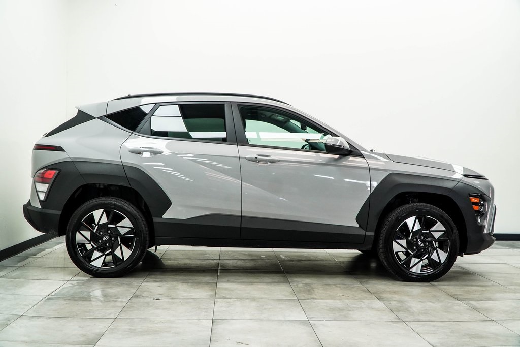 2025 Hyundai Kona SEL Image 5 of 45
