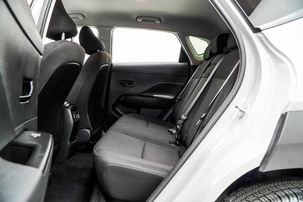 2025 Hyundai Kona SEL Image 13 of 45