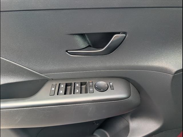 2025 Hyundai Kona SEL Image 20 of 23