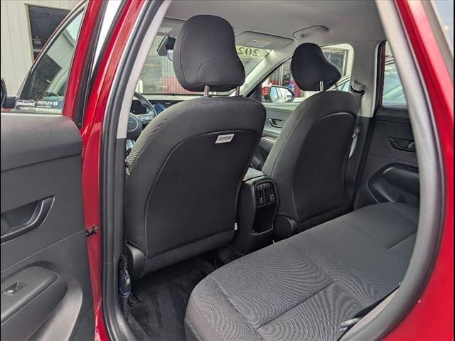 2025 Hyundai Kona SEL Image 10 of 23