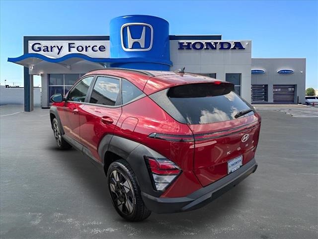 2025 Hyundai Kona SEL Image 6 of 23