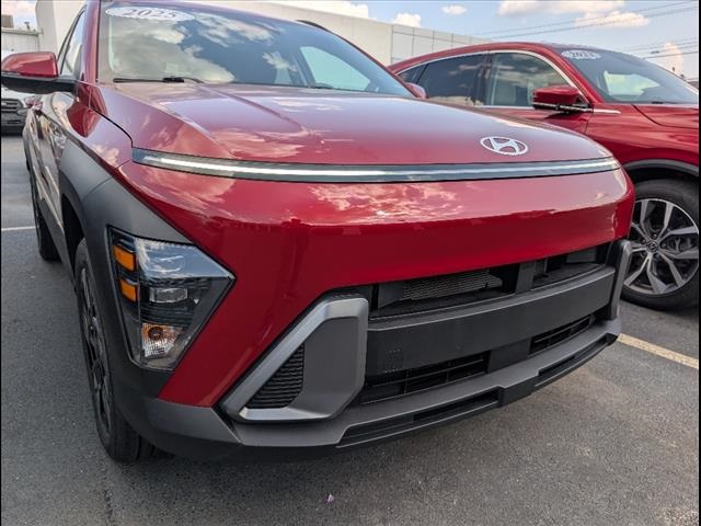 2025 Hyundai Kona SEL Image 3 of 23