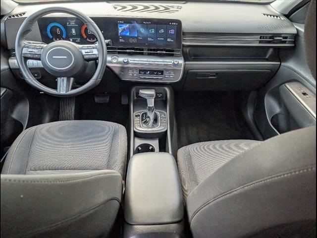 2025 Hyundai Kona SEL Image 12 of 23