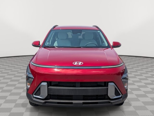2025 Hyundai Kona SEL Image 2 of 28